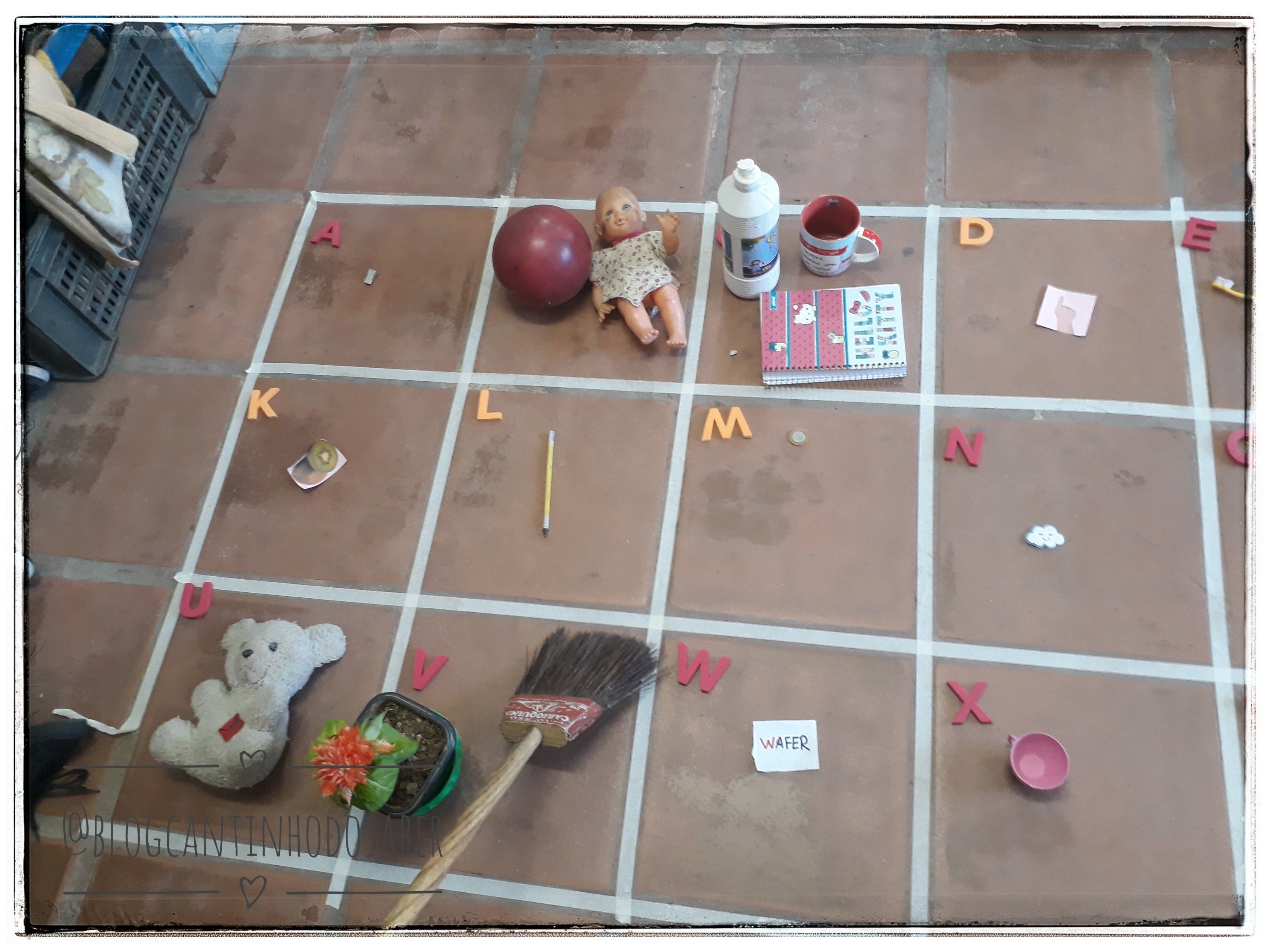 Jogo trilha do alfabeto - Atividades para a Educação Infantil - Cantinho do  Saber